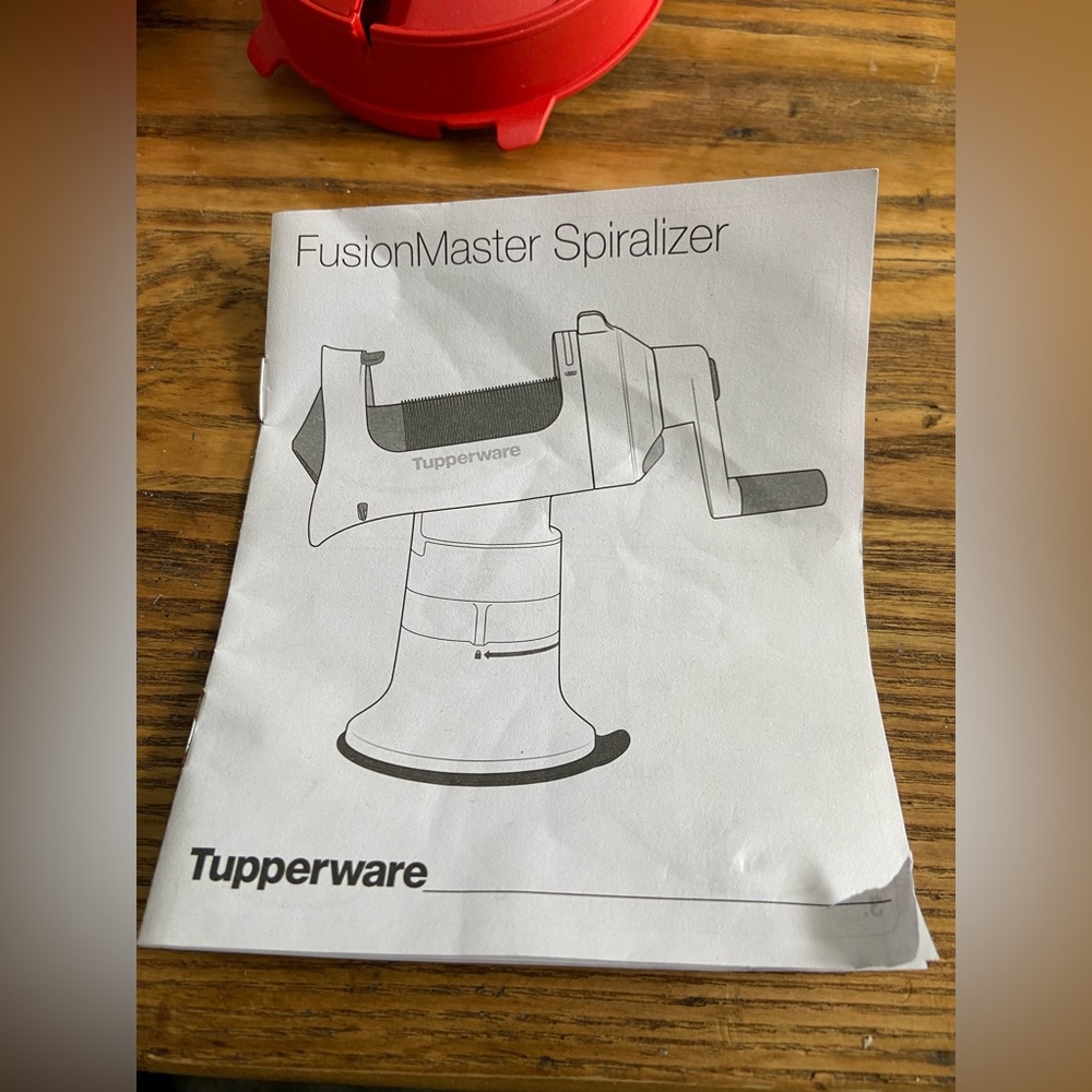 Tupperware - Picture 2 of 3